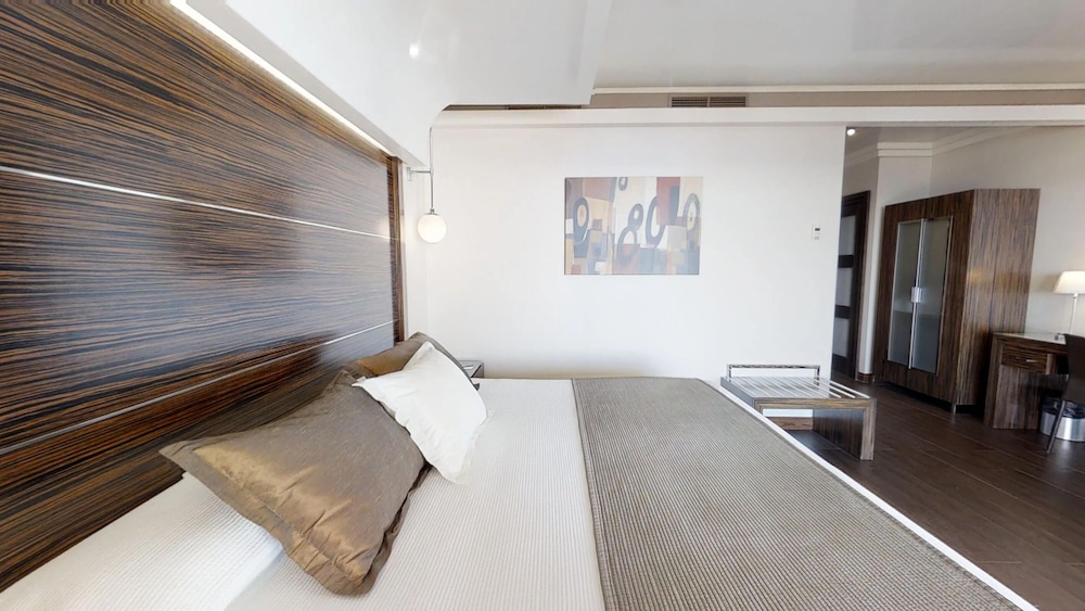 Superior Triple Room, Sea View - Photo 4