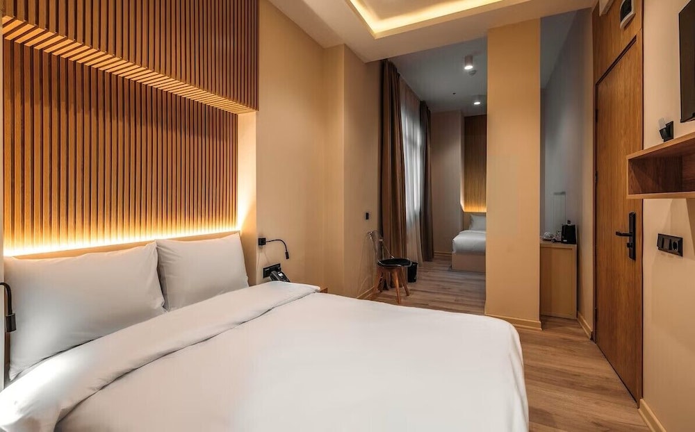 Economy Triple Room