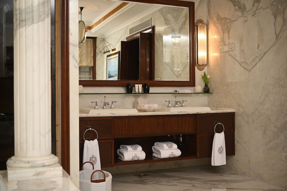 Suite (The Imperial) thumbnail 5