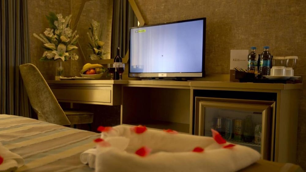 Deluxe Double Room Single Use photo 3