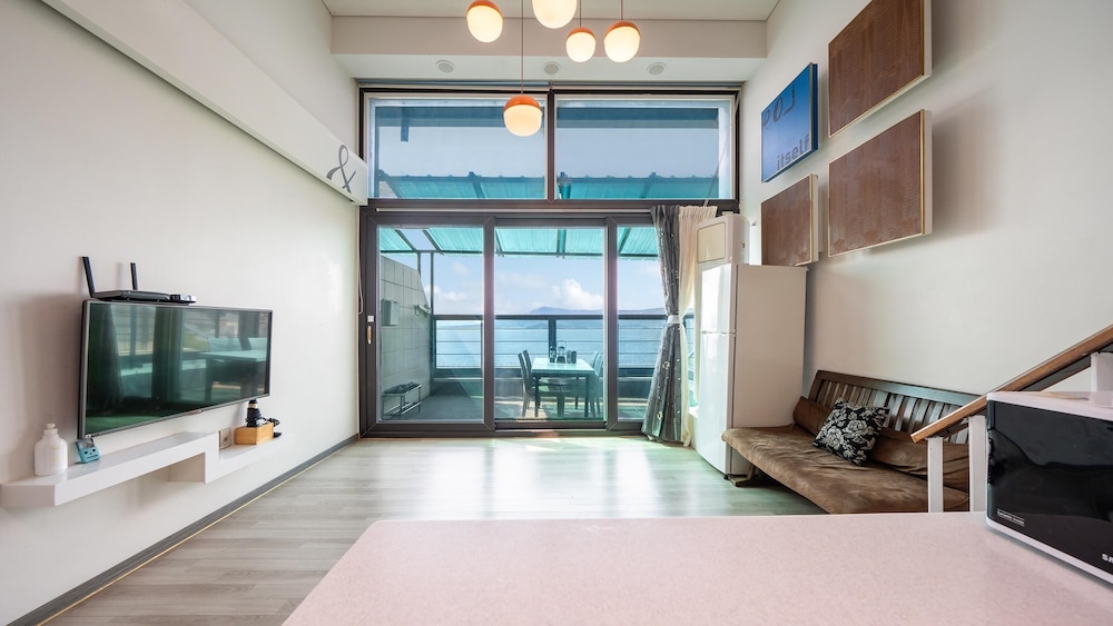 Basic Room, 1 Bedroom (101) - Photo 3