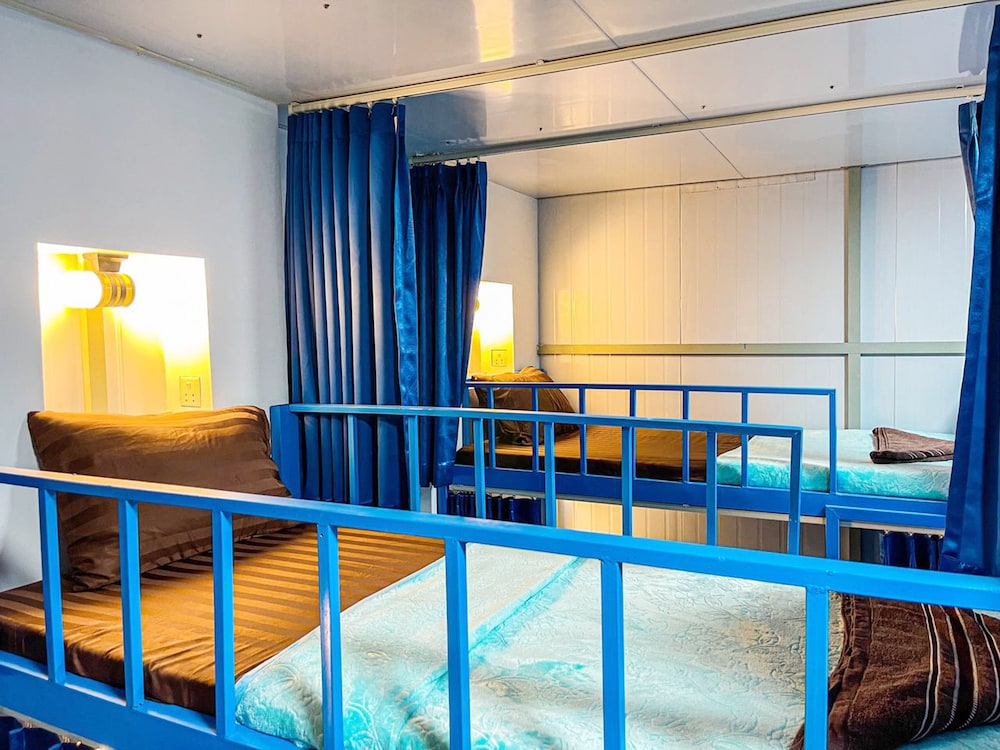 Deluxe Shared Dormitory photo 3