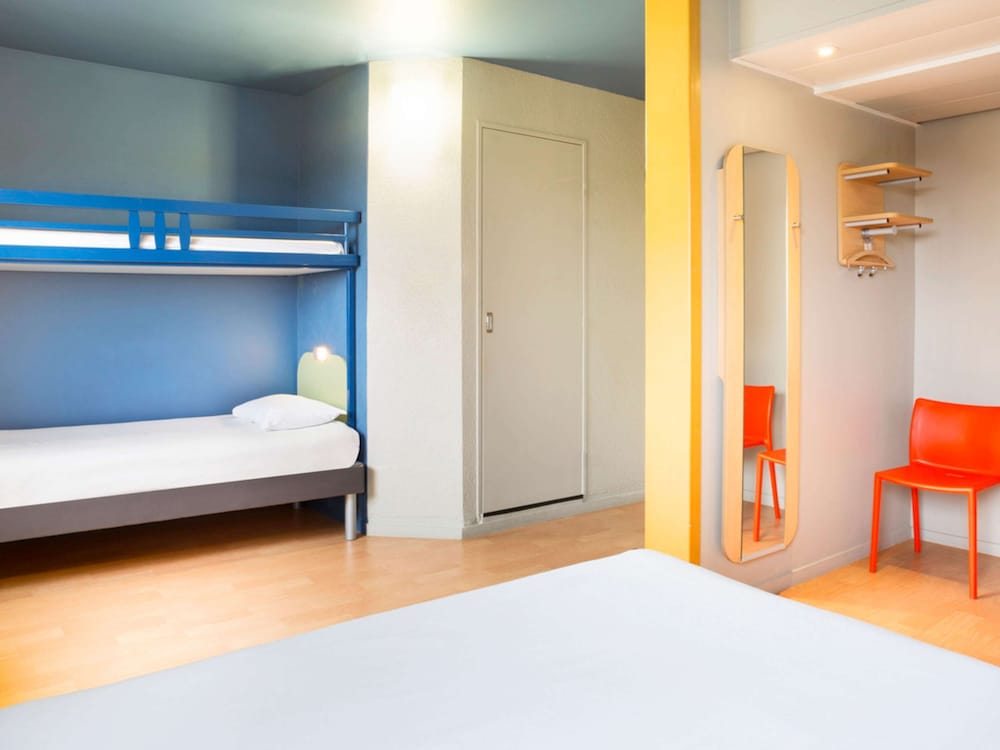 Family Room, Multiple Beds