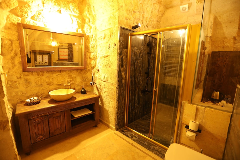 Economy Double Room - Photo 9