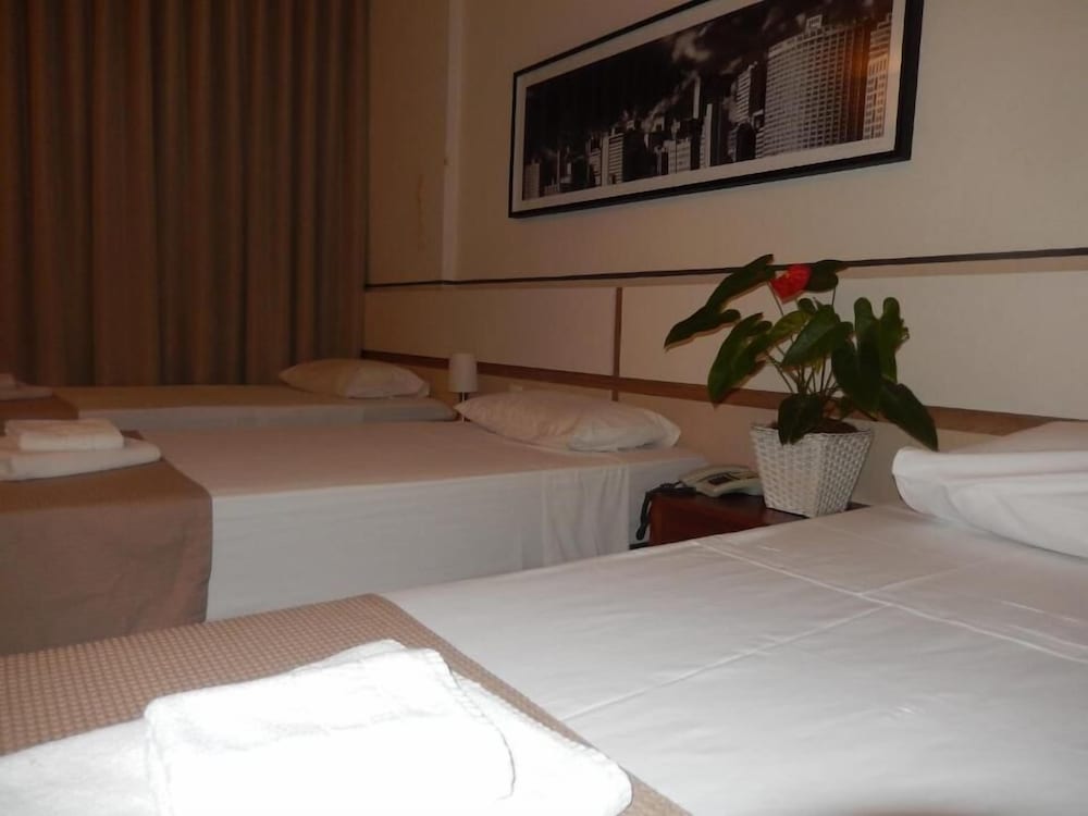 City Triple Room