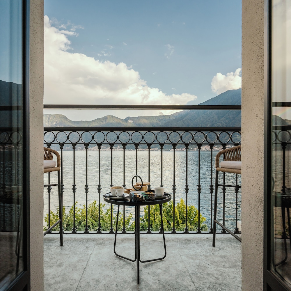 Deluxe Double Room, Lake View