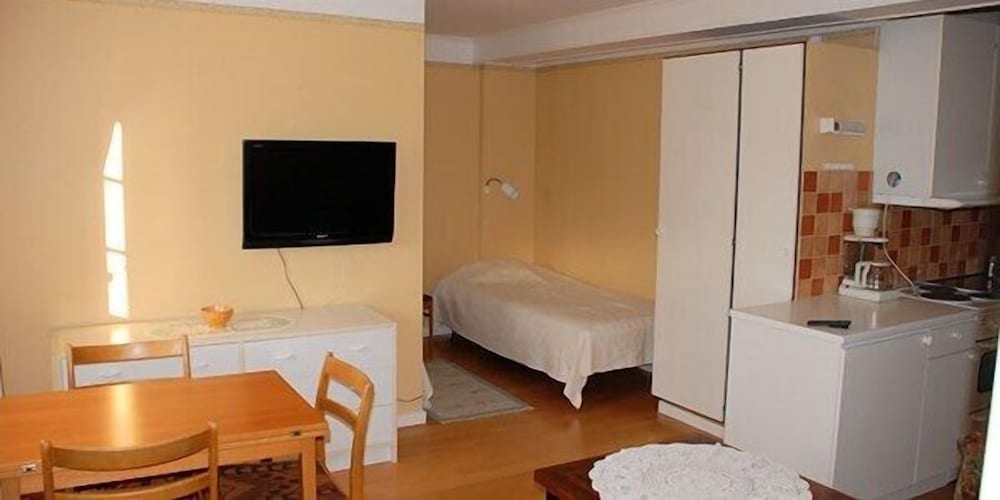 Apartment, 1 bedroom (sheets/cleaning not included) photo 1