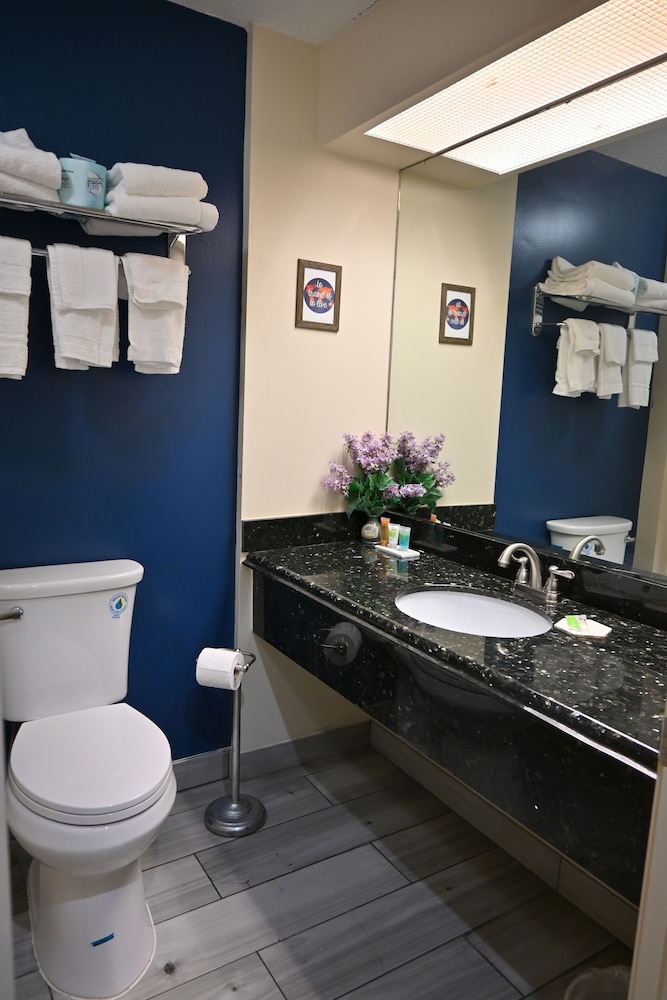 Room, Jetted Tub