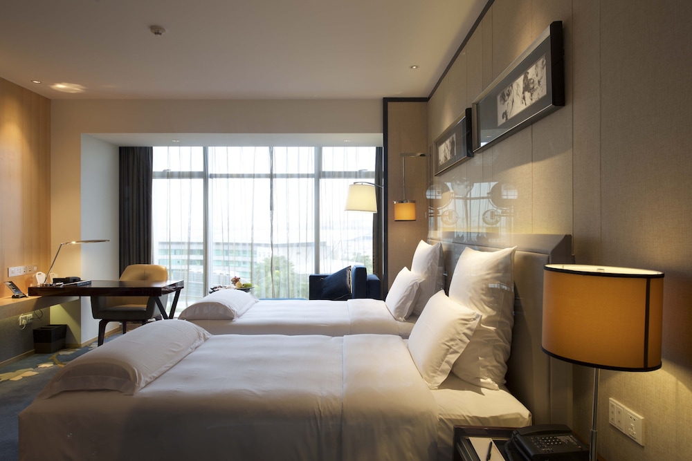Deluxe Room, 2 Twin Beds - Photo 1