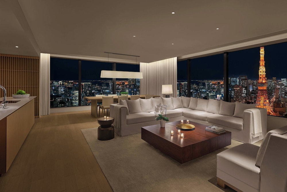 Penthouse, 1 King Bed, Tower