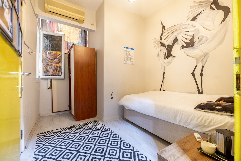 Basic Single Room photo 2