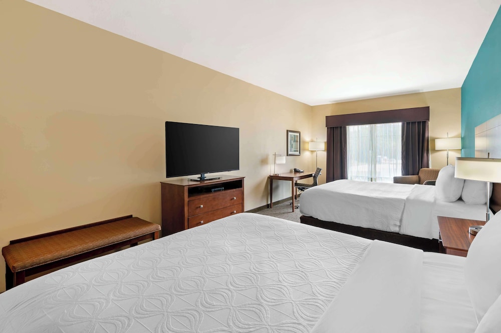 Standard Room, 2 Queen Beds, Accessible, Refrigerator & Microwave photo 2