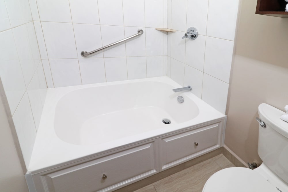 Suite, 1 King Bed, Kitchen (Bath Shower) - Photo 7