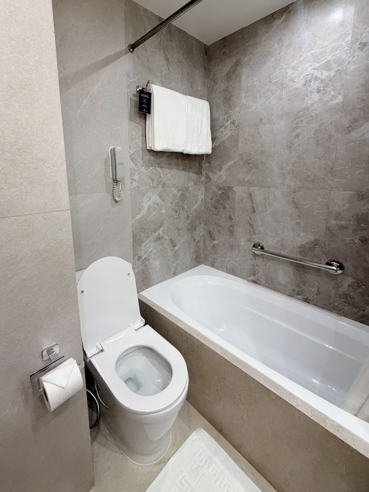 Premier Double Room, 1 Queen Bed - Photo 12