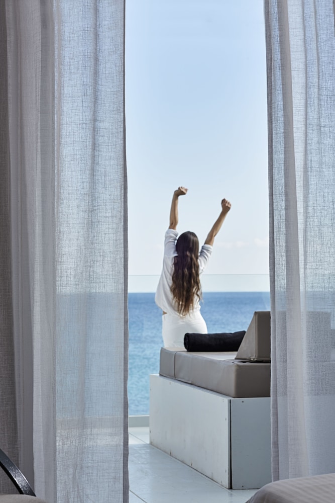 Deluxe Room, 1 Double Bed, Sea View - Photo 4