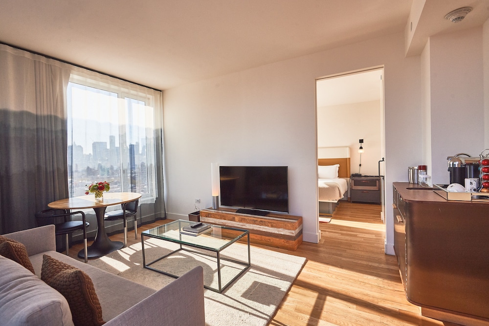 Suite, 1 Bedroom (Freedom Tower View)