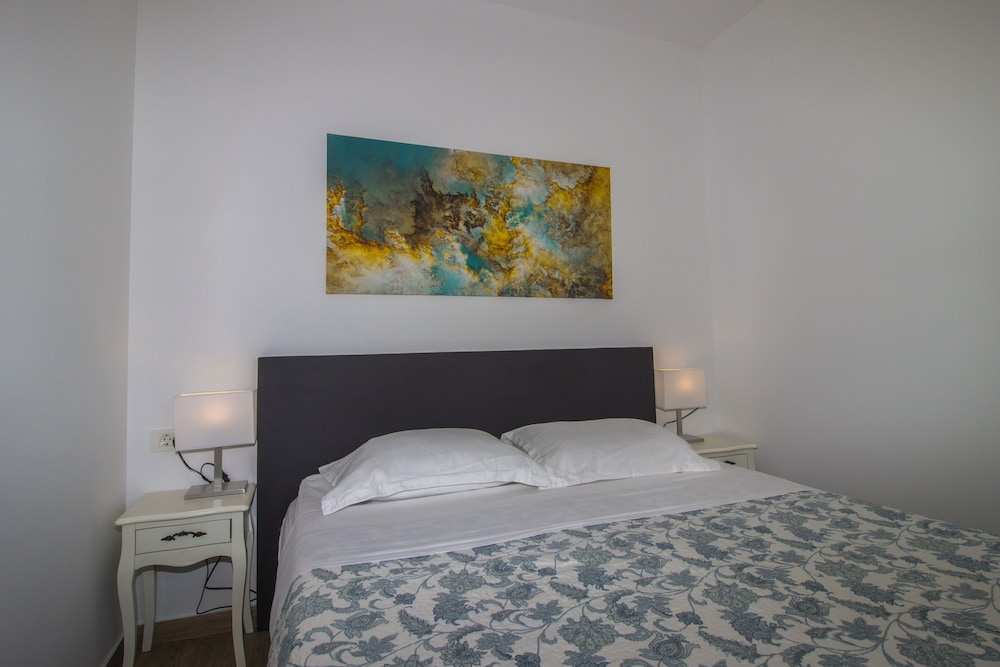 Premium Apartment, Courtyard View