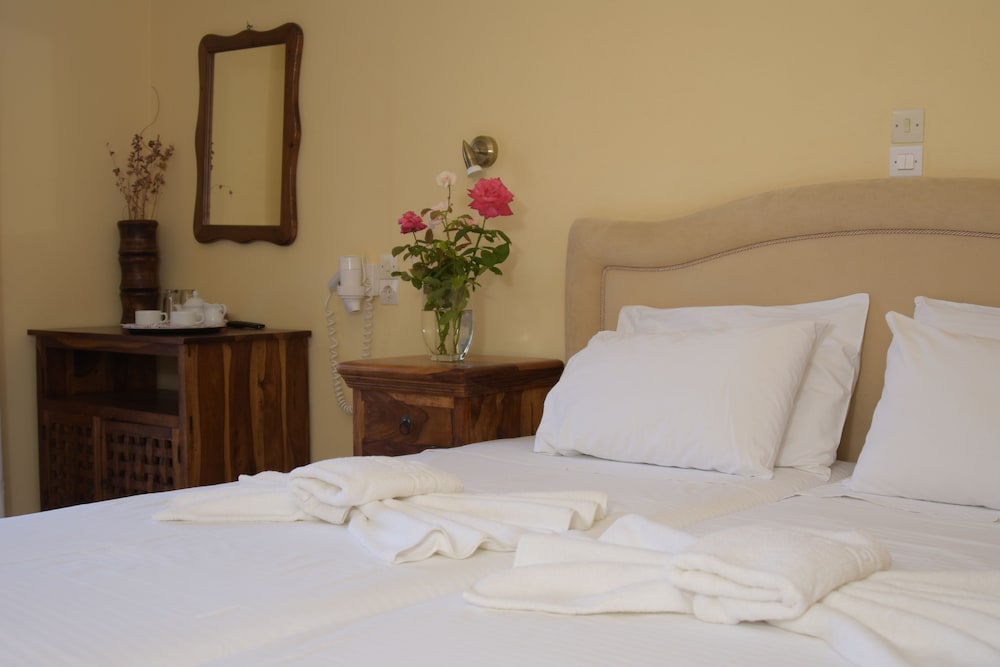 Basic Double or Twin Room, 1 Bedroom - Photo 1