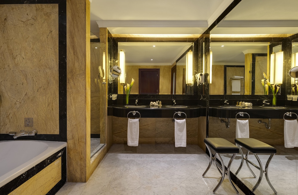 Presidential Suite, 1 King Bed (View, Ava Suite, Club Lounge Access)