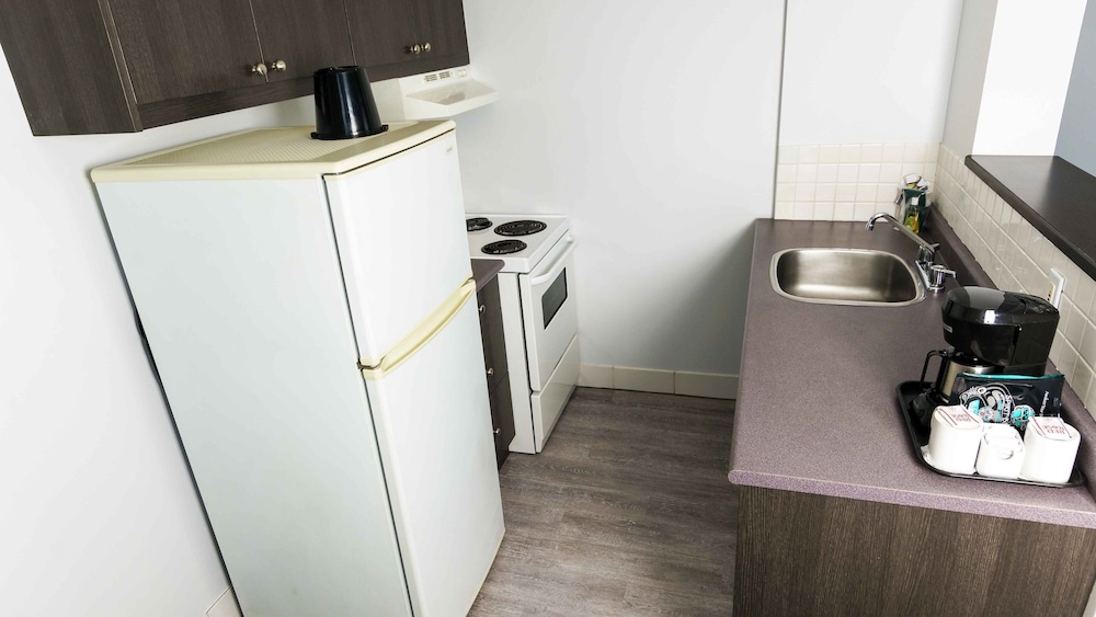 Premium Suite, 2 Twin Beds, Kitchen, Corner - Photo 7