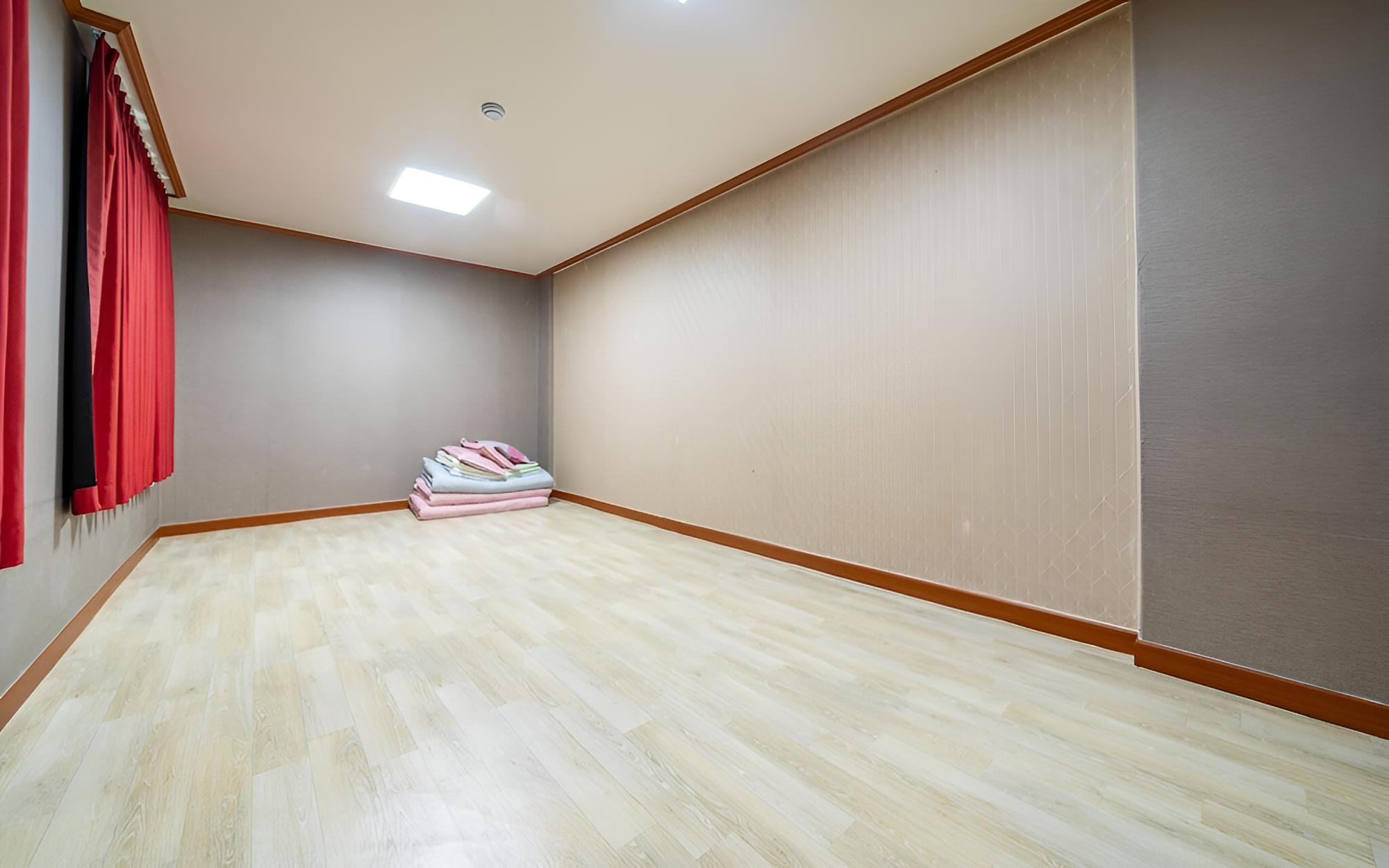 Room (Large Ondol (OTT)) photo 2