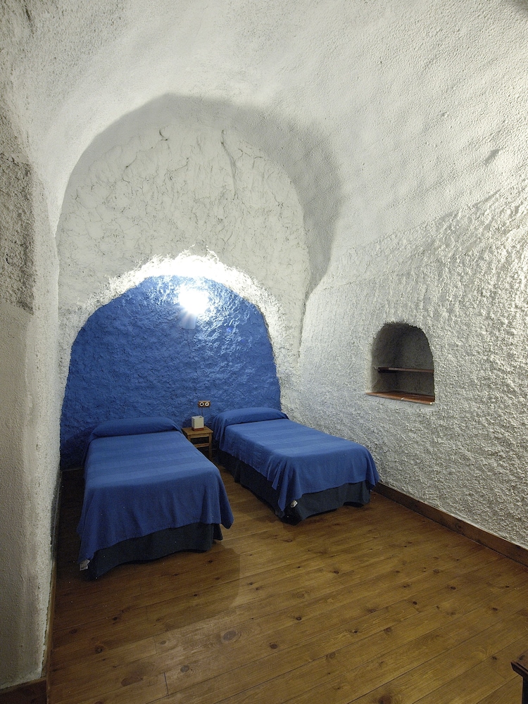 Superior House, 1 Bedroom (Cave) photo 3