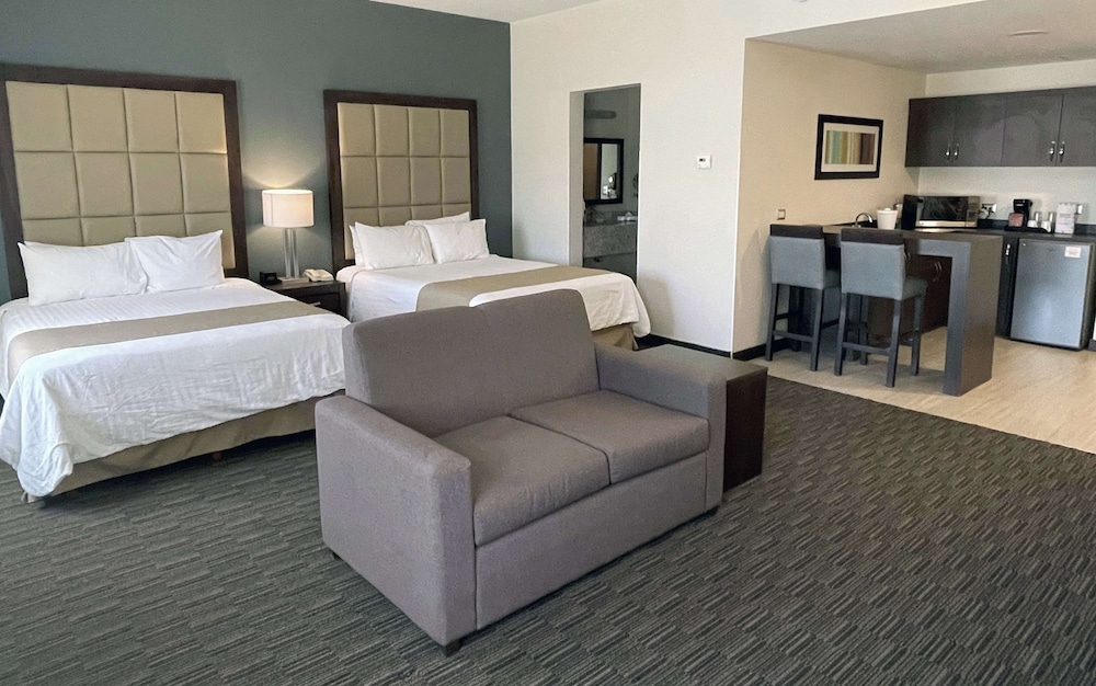 Room, 2 Queen Beds, Non Smoking, Refrigerator & Microwave photo 1