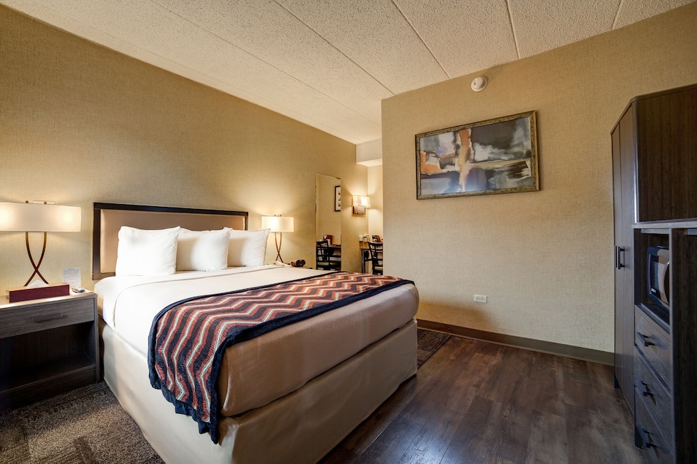 Traditional Room, 1 Queen Bed, Non Smoking (Smaller Room) - Photo 1