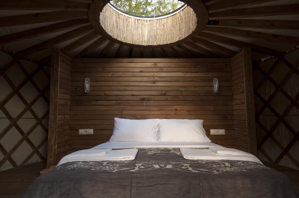 Honeymoon Room, 1 King Bed, Non Smoking photo 3