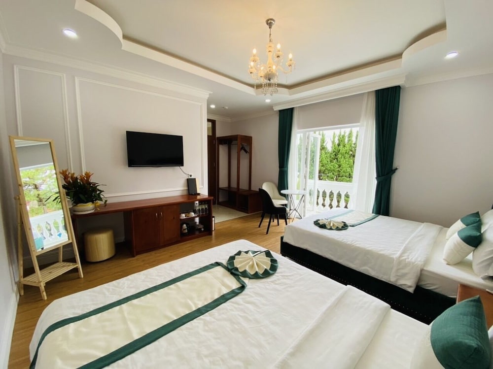 Family Quadruple Room, 2 Queen Beds
