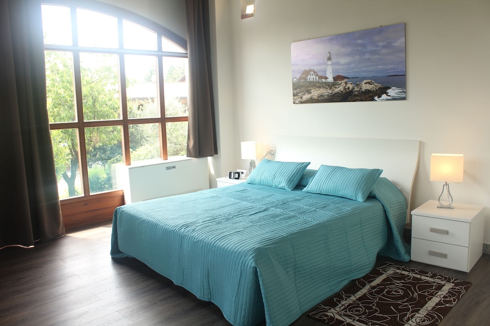 Family Duplex, 1 Bedroom, Kitchen, Ground Floor