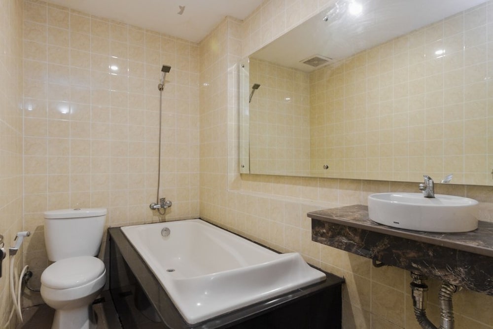 Premium Twin Room - Photo 4