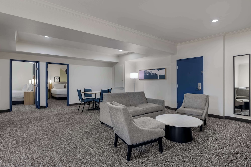 Room, Multiple Beds - Photo 2