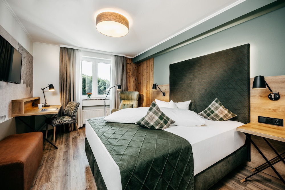 Single Room Grand Lit photo 3