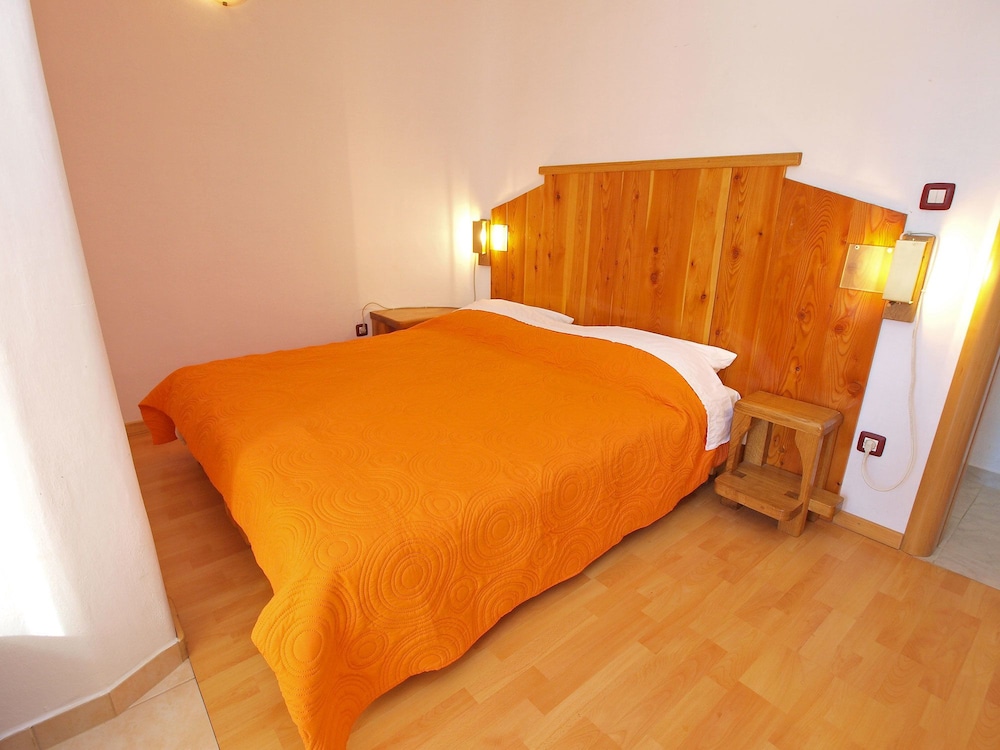 Apartment, 2 Bedrooms (750/1756)
