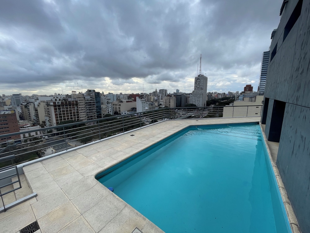 Apartment, Multiple Bedrooms, Accessible, Smoking