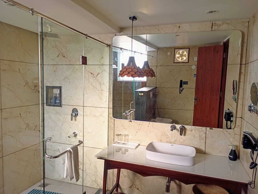 Blizz Suites photo 3