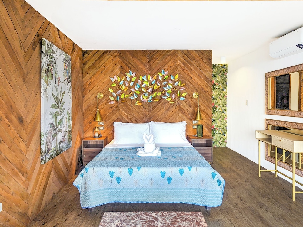 Superior Double Room, 1 Queen Bed, Non Smoking, Ocean View photo 1