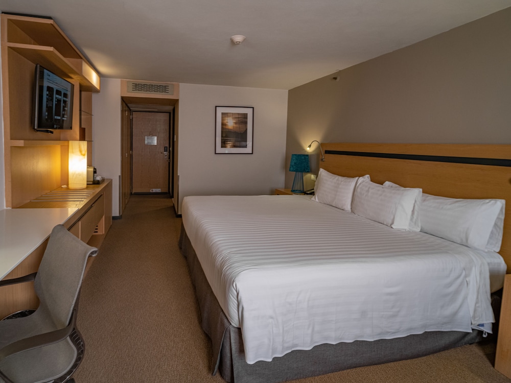 Junior Suite, 1 King Bed - Photo 5