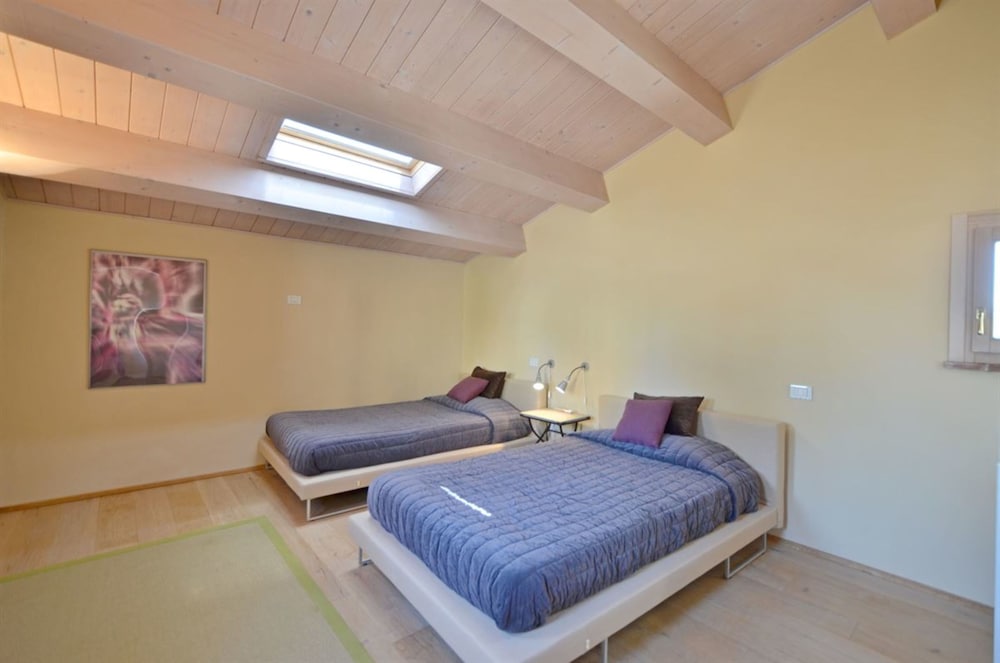 Villa photo 3