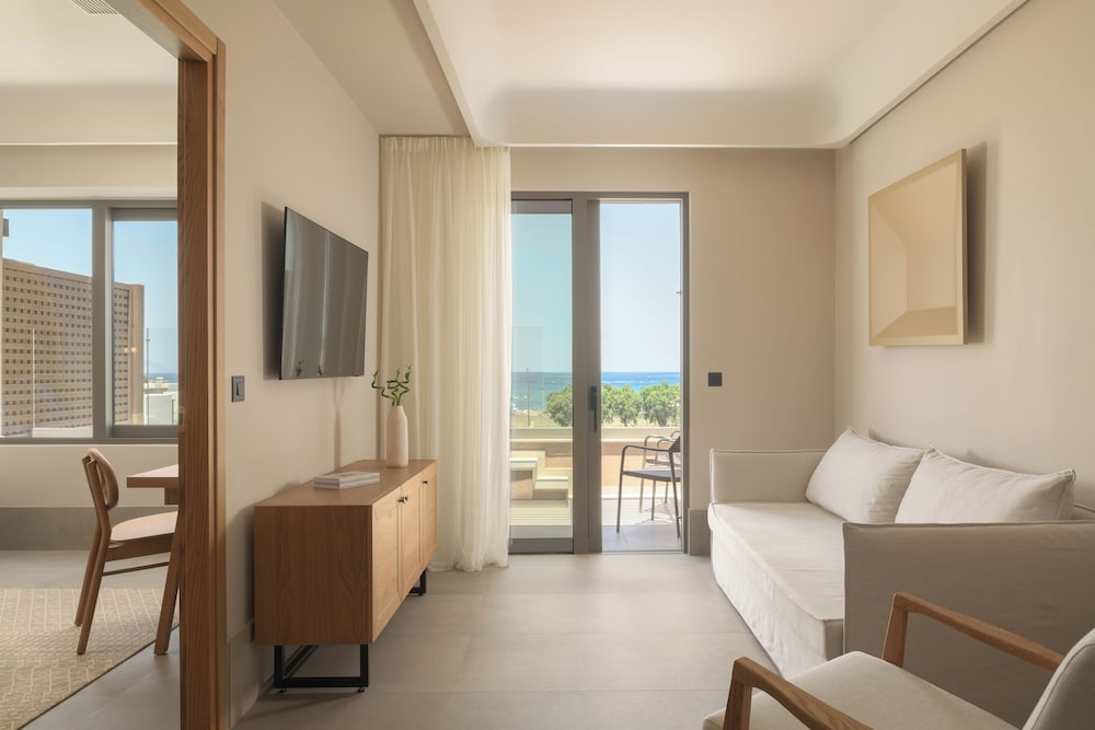 Suite, Private Pool - Photo 2