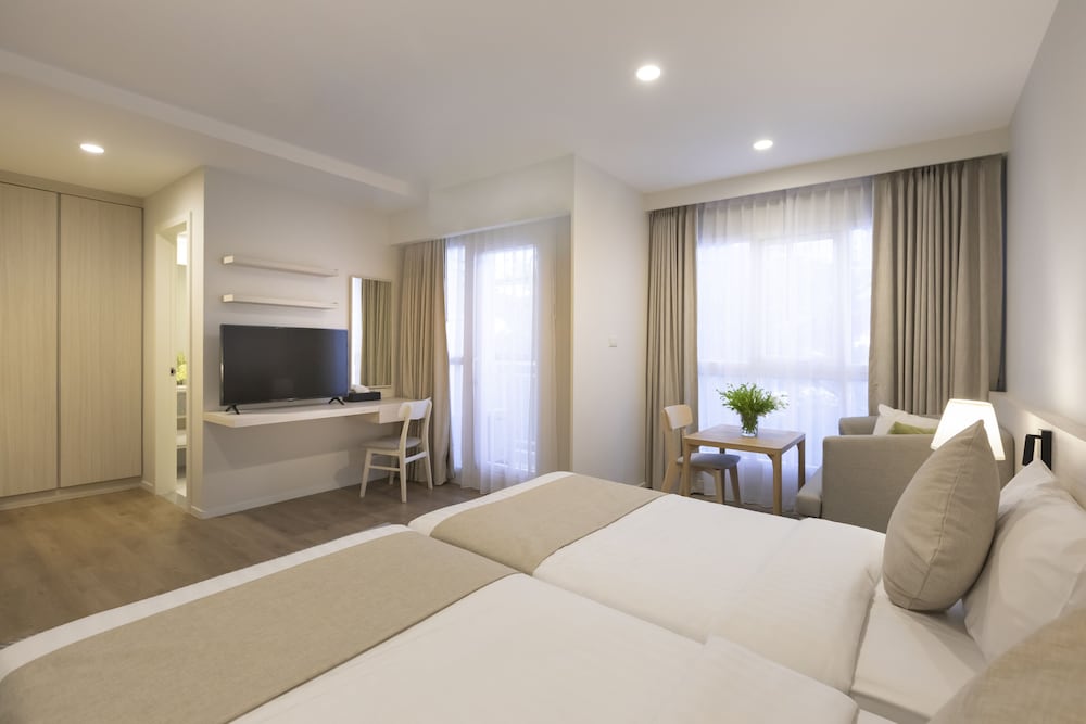 Deluxe Room - Photo 2