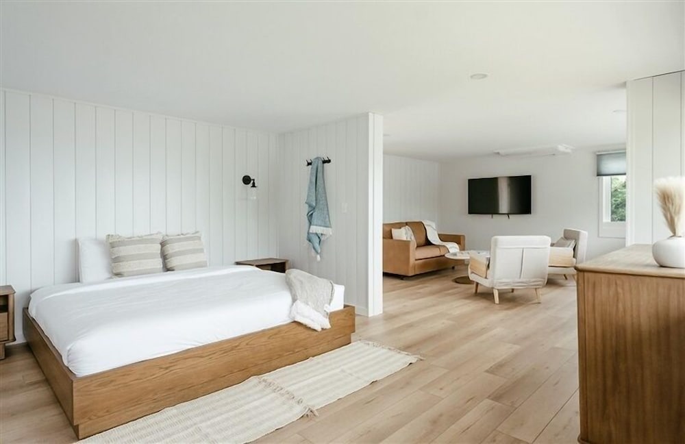 Superior Double Room, Private Bathroom, Lake View (Guest House)