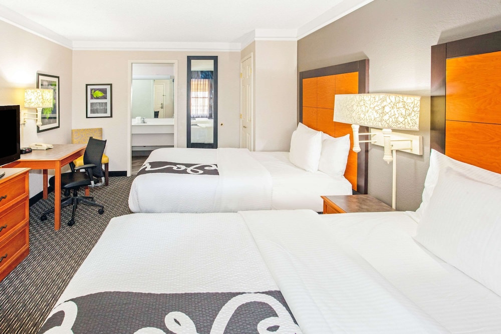 Room, 2 Double Beds, Non Smoking photo 3