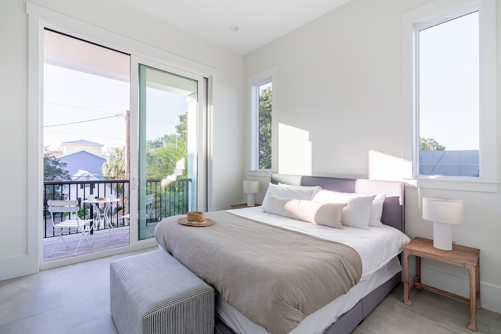 House (Multiple Bedrooms)