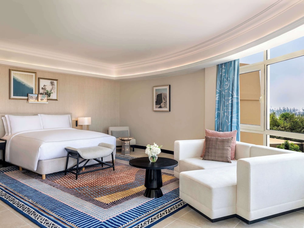 Prestige One Bedroom Suite, Club Access