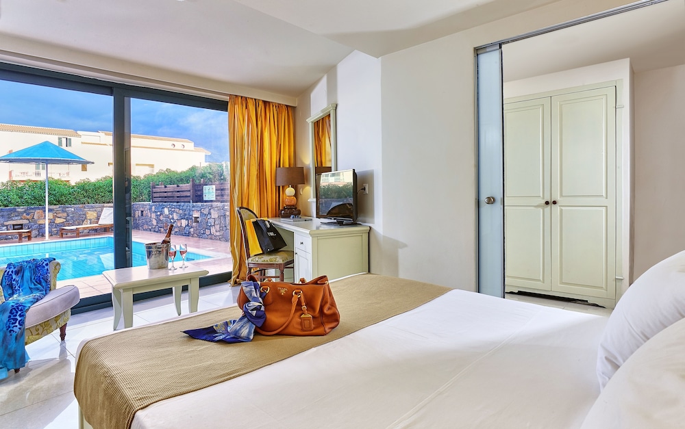 Executive Suite, Private Pool, Partial Sea View