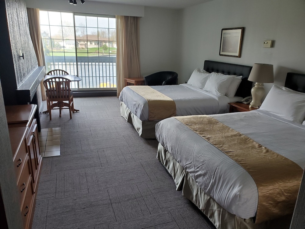 Waterfront Double Queen 2nd Floor photo 3