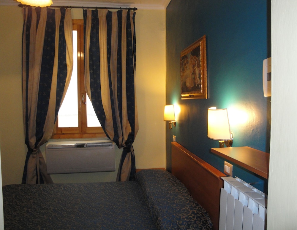 Economy Double Room - Photo 1
