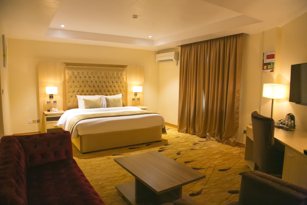 Room, 1 King Bed (Diplomatic) photo 3